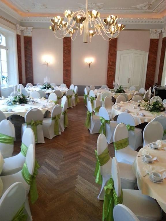 Park- Und Schlosshotel Schlemmin Bagian luar foto